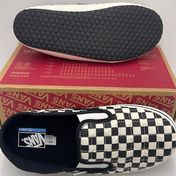 Vans WMNS Slip-Er 2 (Checkerboard)BIk/Clsc White 
VN0A4UWOIB8 Sneakers - Picture 4 of 16